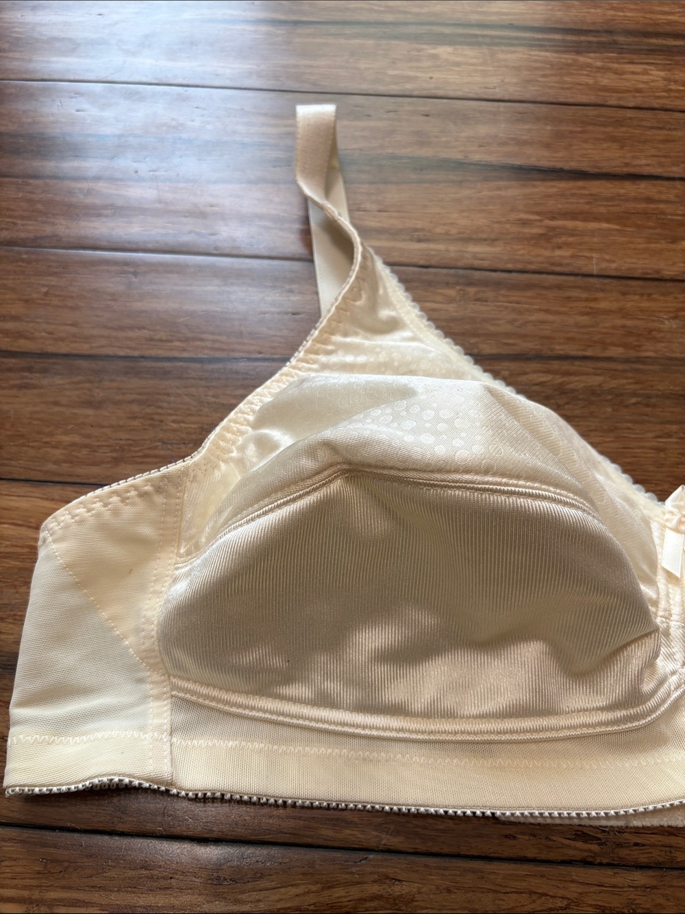Jodee 2575 Beige Surgical Soft & Smooth Mastectomy Bra Size 42B Wireless - Picture 2 of 6